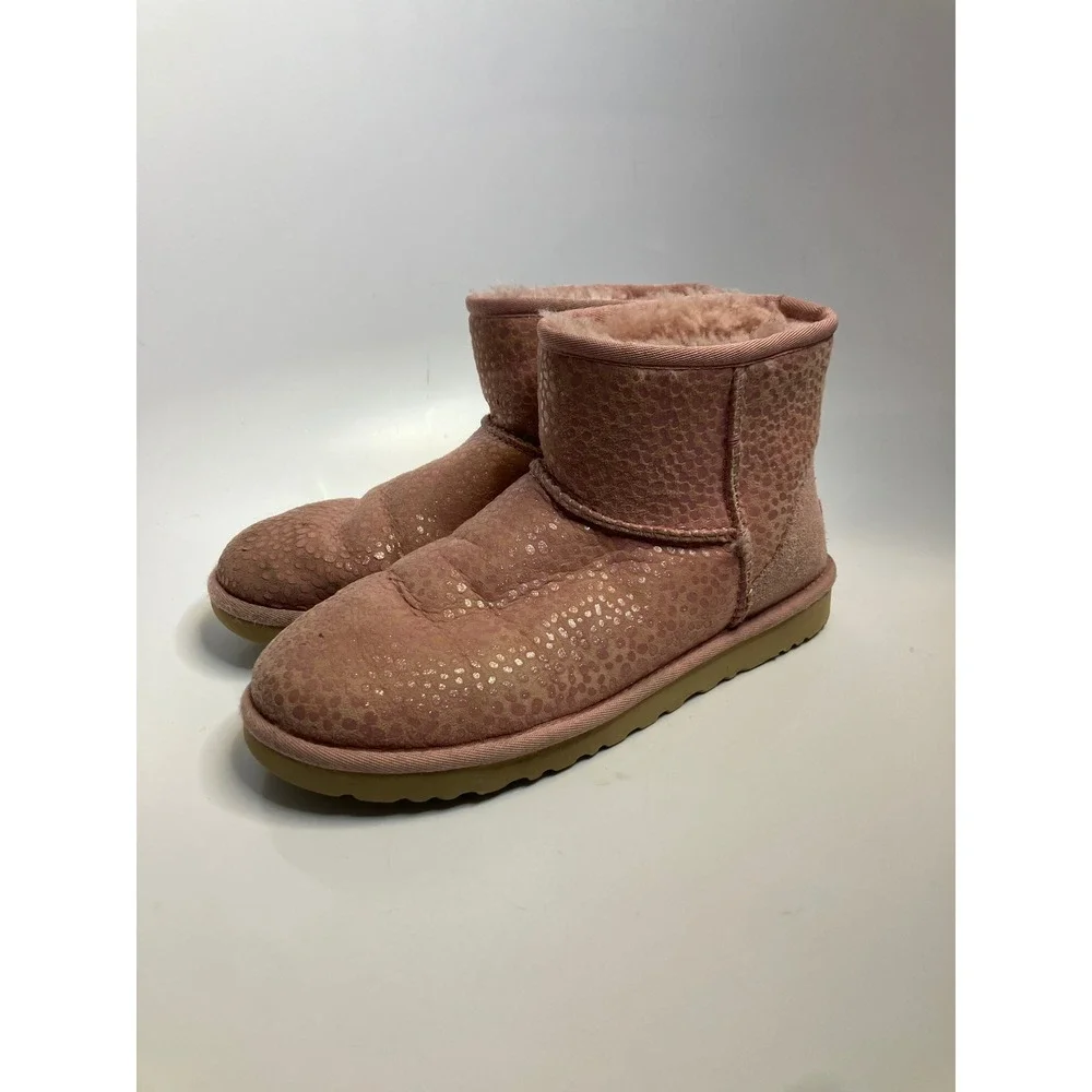 UGG classic mini